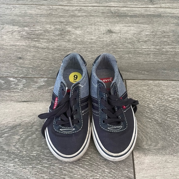 Levi's kids shoes.Blue.Used.Size 9 - Picture 2 of 3